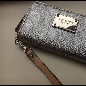 Michael Kors Wristlet